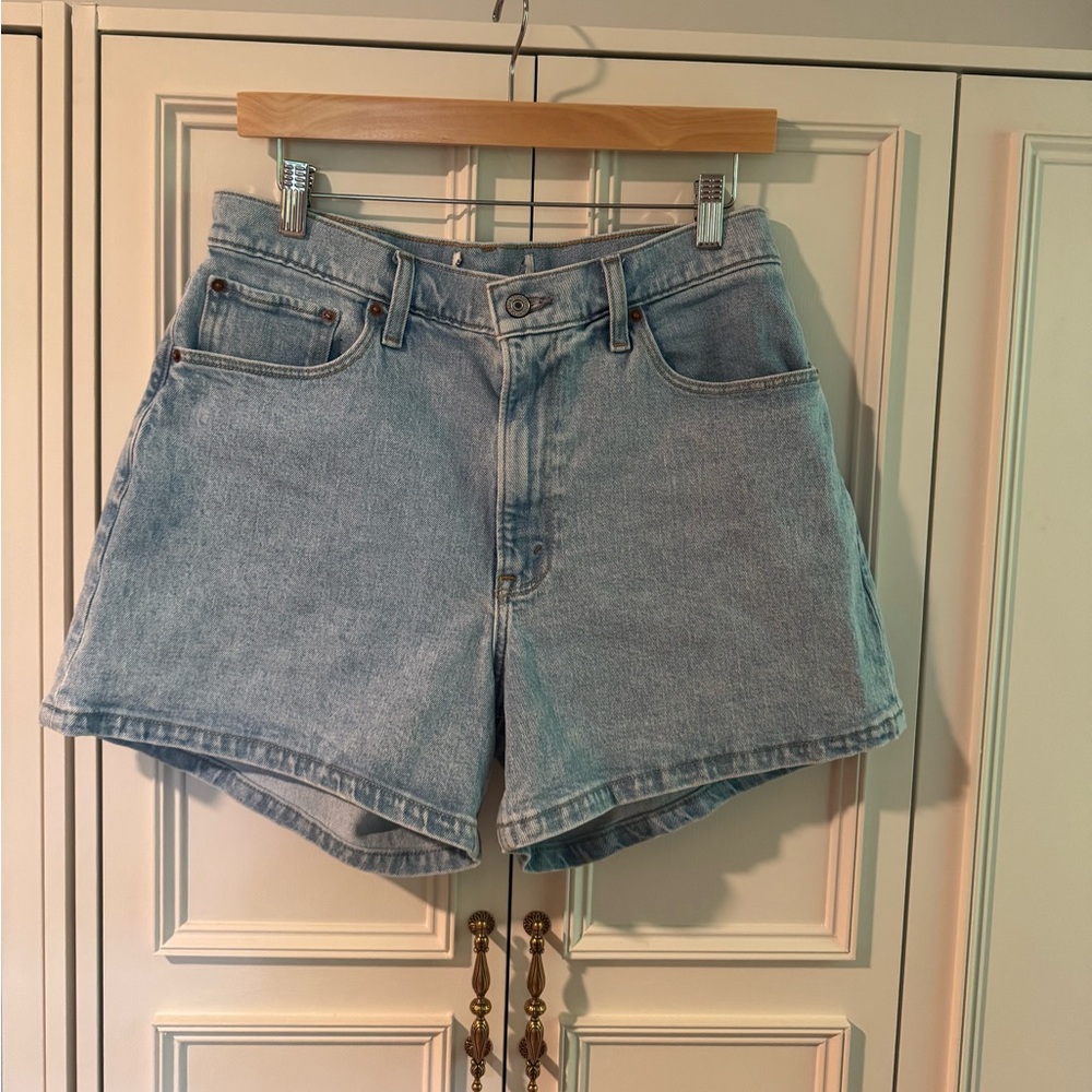 Abercrombie & Fitch Curve Love High Rise 4" Mom Short
